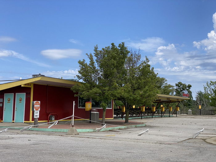 Dog n Suds (DogNSuds, Dog-N-Suds) - Montague - 4454 Dowling St 2
